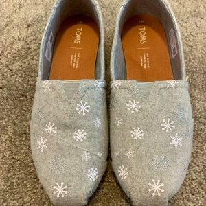 Toms size 7